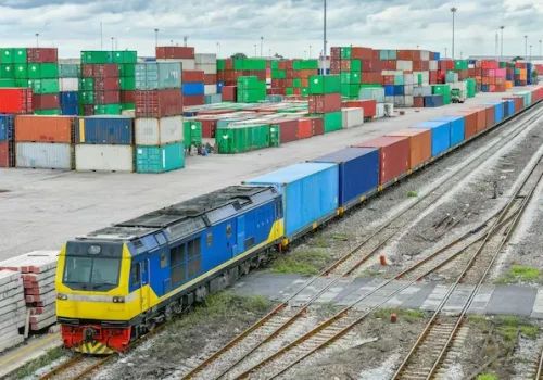 packing-separating-railway-provide-services-exporters-importers_67340-1108